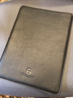 Woolnut MacBook 13” Leather Sleeve BEAUTIFUL