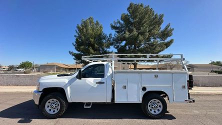 2013 Chevrolet Silverado 3500 HD Regular Cab & Chassis