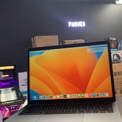 2019 MacBook Air 13.3” 128GB Like New Condition