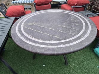 $100 Heavy table