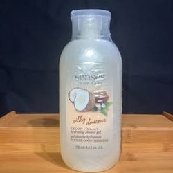 Silky Douceur Creamy Coconut hydrating shower gel