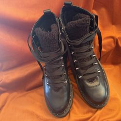 Women’s Size 8 Boots