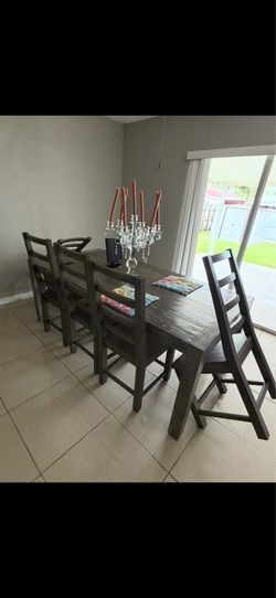 Dining room table
