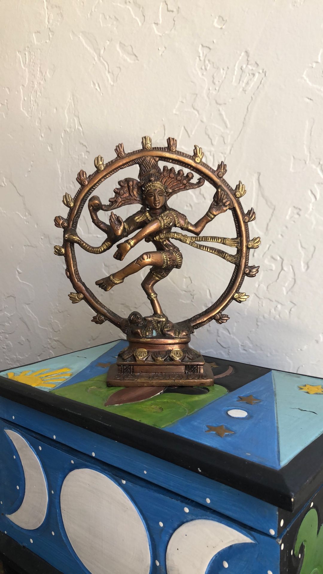 Dancing shiva statue