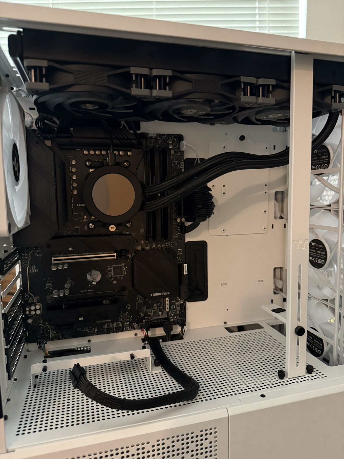 Gaming PC With AMD Ryzen 7 7800x3d