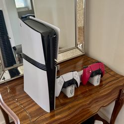 PS5 Pro 2TB + 2 Controllers + Charging/Cooling Stand Excellent Condition
