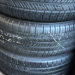 235/65/17 (2) Kumho (2) Hankook 🔥