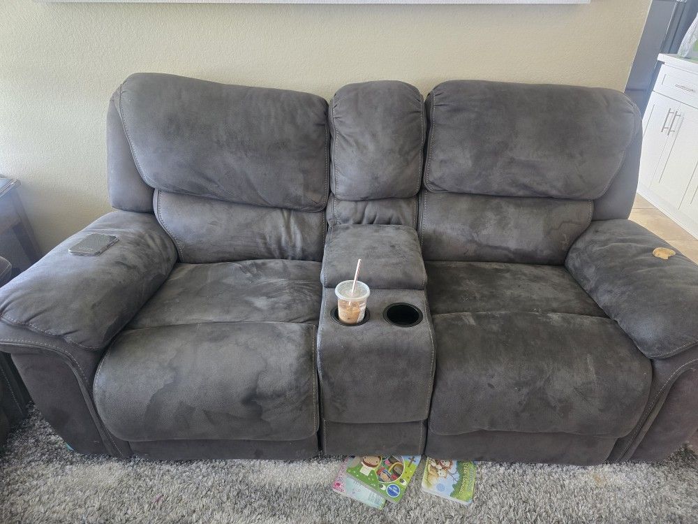 2 Sofas