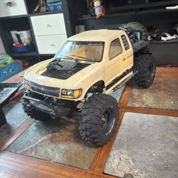 Axial SCX 10.2 RC Crawler