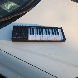 Midi Keyboard/ Drum pad 
