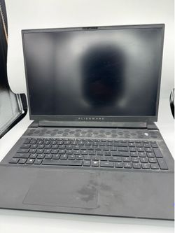 Alienware M18 R2 Gaming Laptop