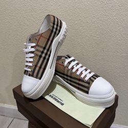 Burberry Shoes 