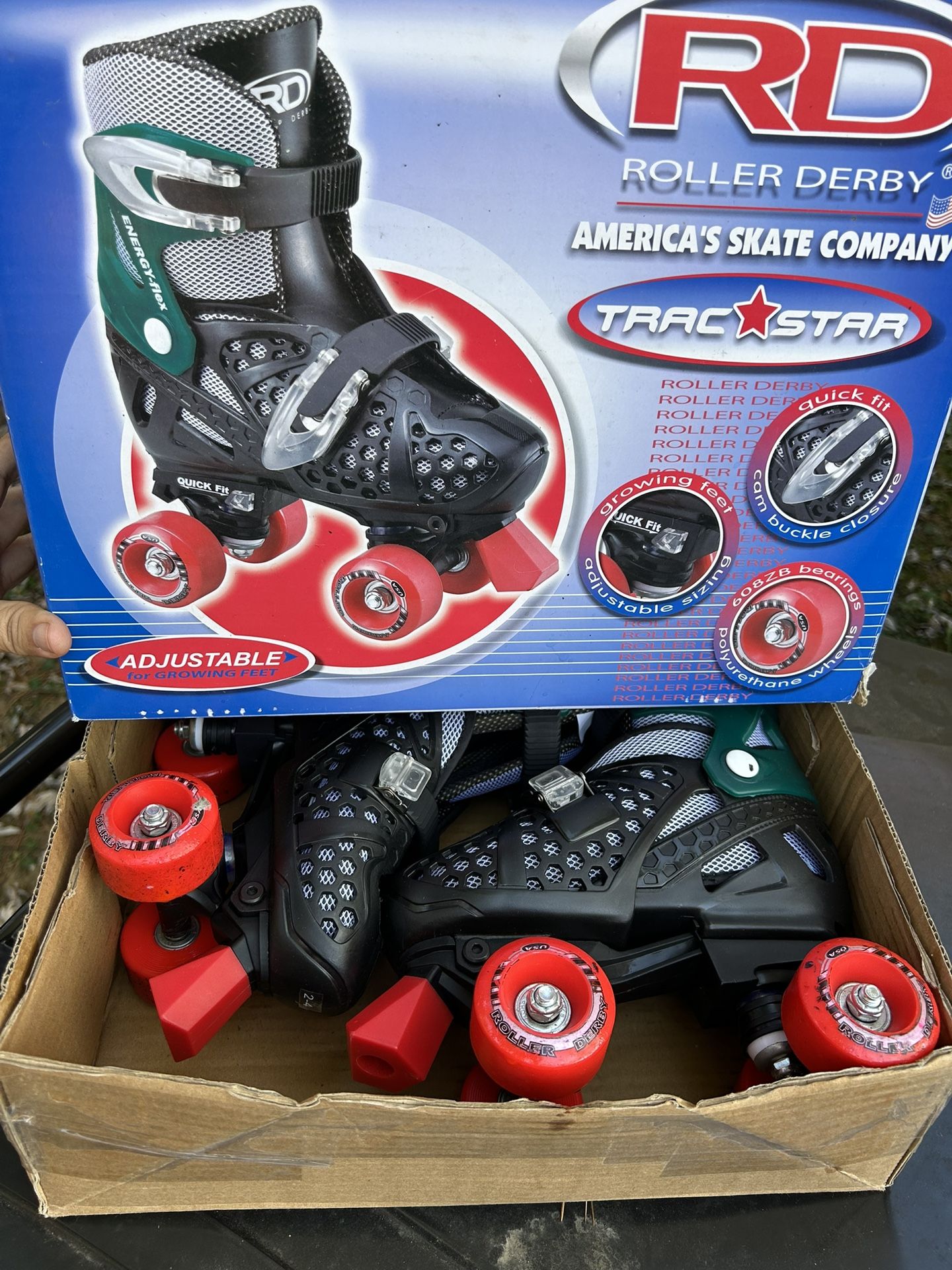 Skates (Size 2-4)
