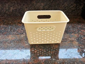 Small Plastic Storage Basket