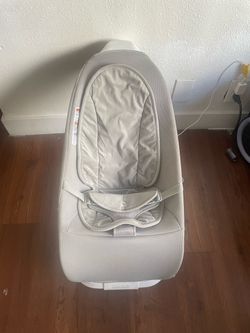 Munchkin baby bouncer