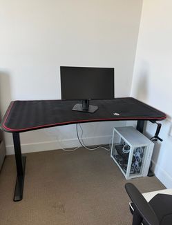 Computer table