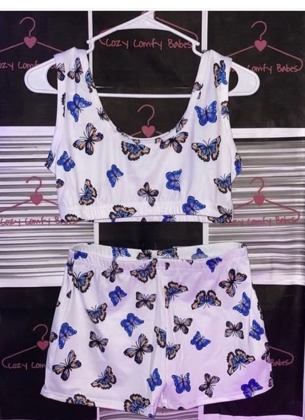 Butterfly 2 Piece Chop Top And Short Set Sizes Med,Large, X-Large. Message True Size & Order