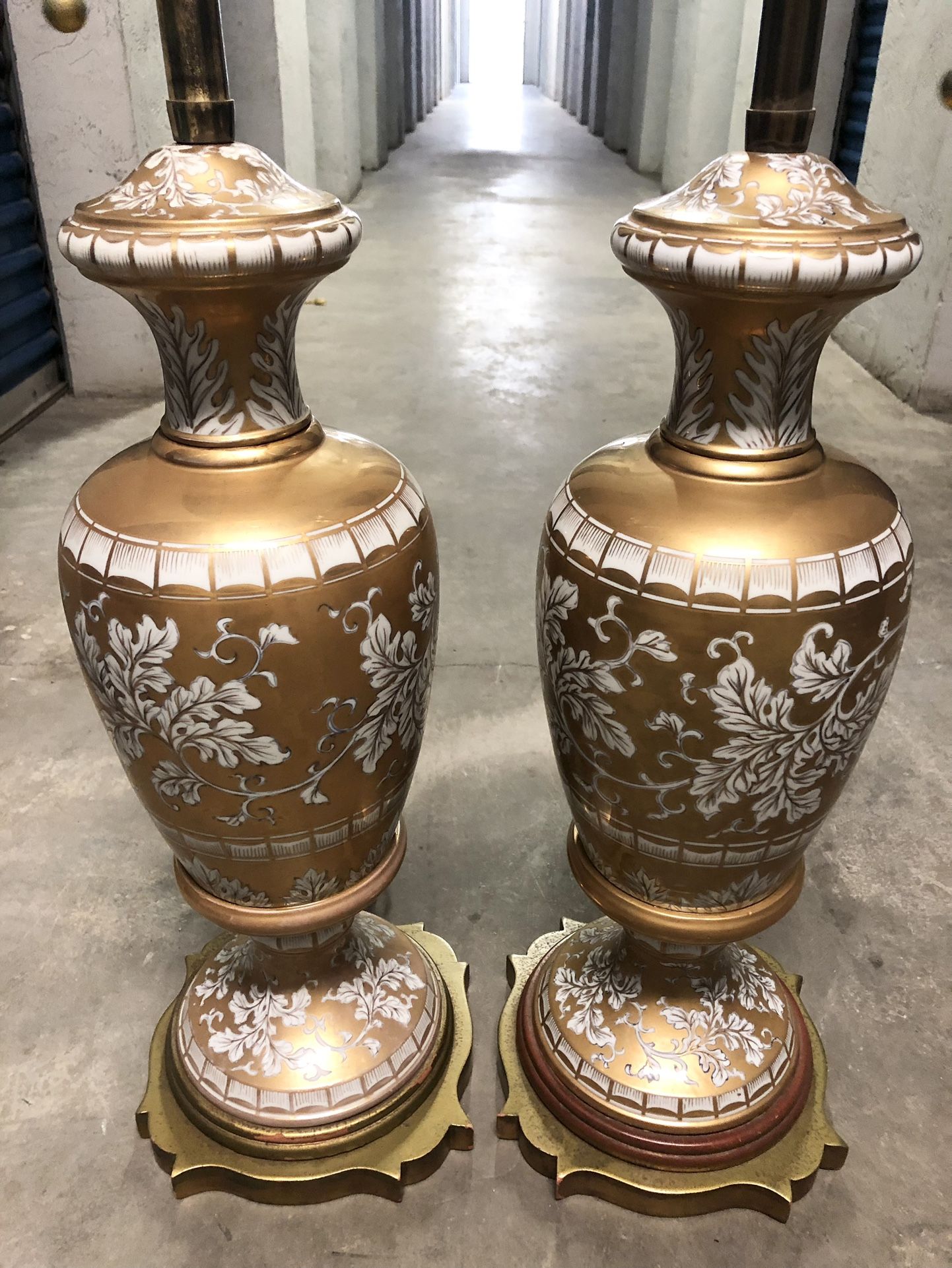 Huge Pair/2 Hollywood Regency Mid Century Modern Porcelain Ceramic Gold White Hand Painted UrnTable Lamps Chinoiserie Asian Italian Marbro Vintage