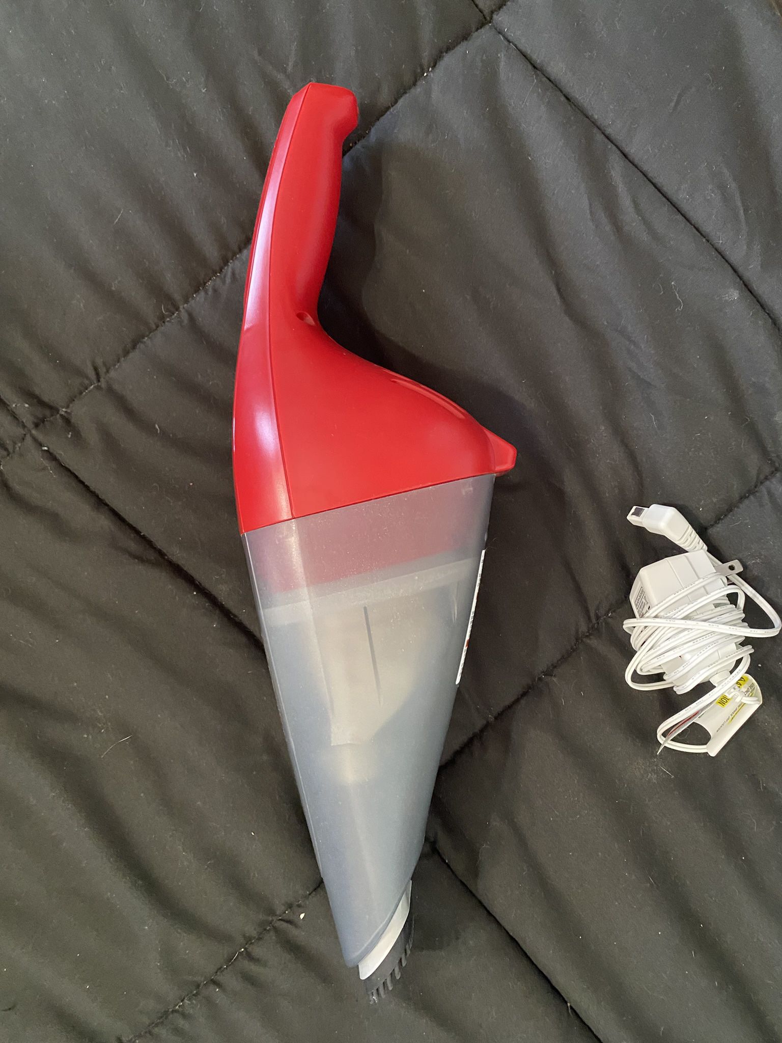 BLACK+DECKER dustbuster Handheld Vacuum, Cordless, 16V (CHV1410L) for Sale  in Los Angeles, CA - OfferUp