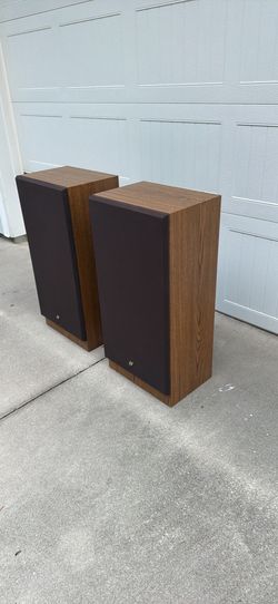 2 Sansui Home Theater Speakers