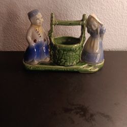 GORGEOUS VTG Shawnee USA Glazed 7" WISHING WELL Ceramic Sculpture.
