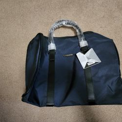 NEW Michael Kors Navy mens duffle bag never used for Sale