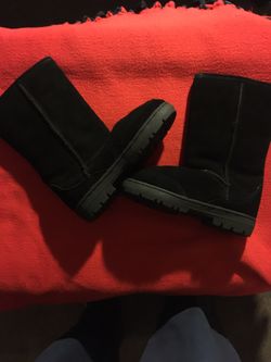 BearPaw- new size 7