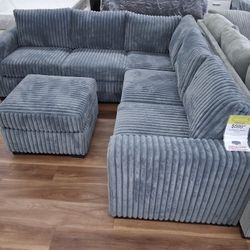 New 3pc Sectional + Ottoman 