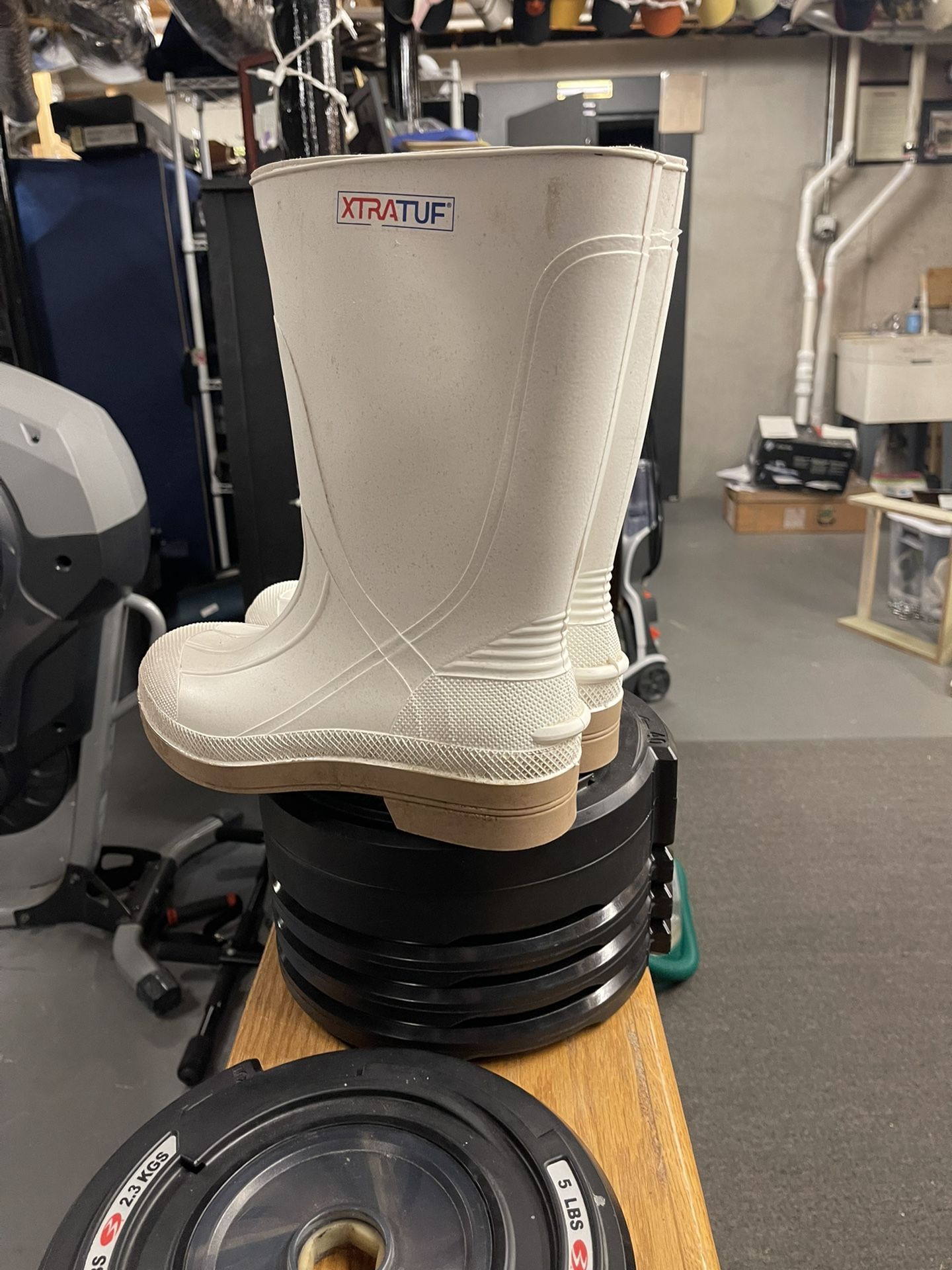 XTRATUF RUBBER BOOTS (Mens SIZE 10)