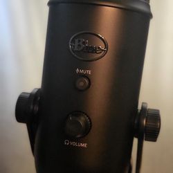 Blue Yeti USB Microphone - Blackout Edition - NEW - Mic for Creators - Podcasts - ASMR