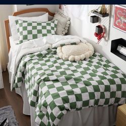 Twin XL Comforter Set