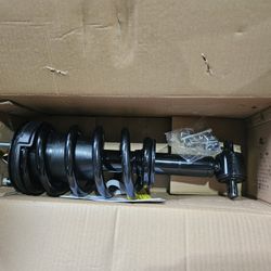 2007-13 Chevrolet GMC Front Shock & Spring Assembly TRQ SCA61115