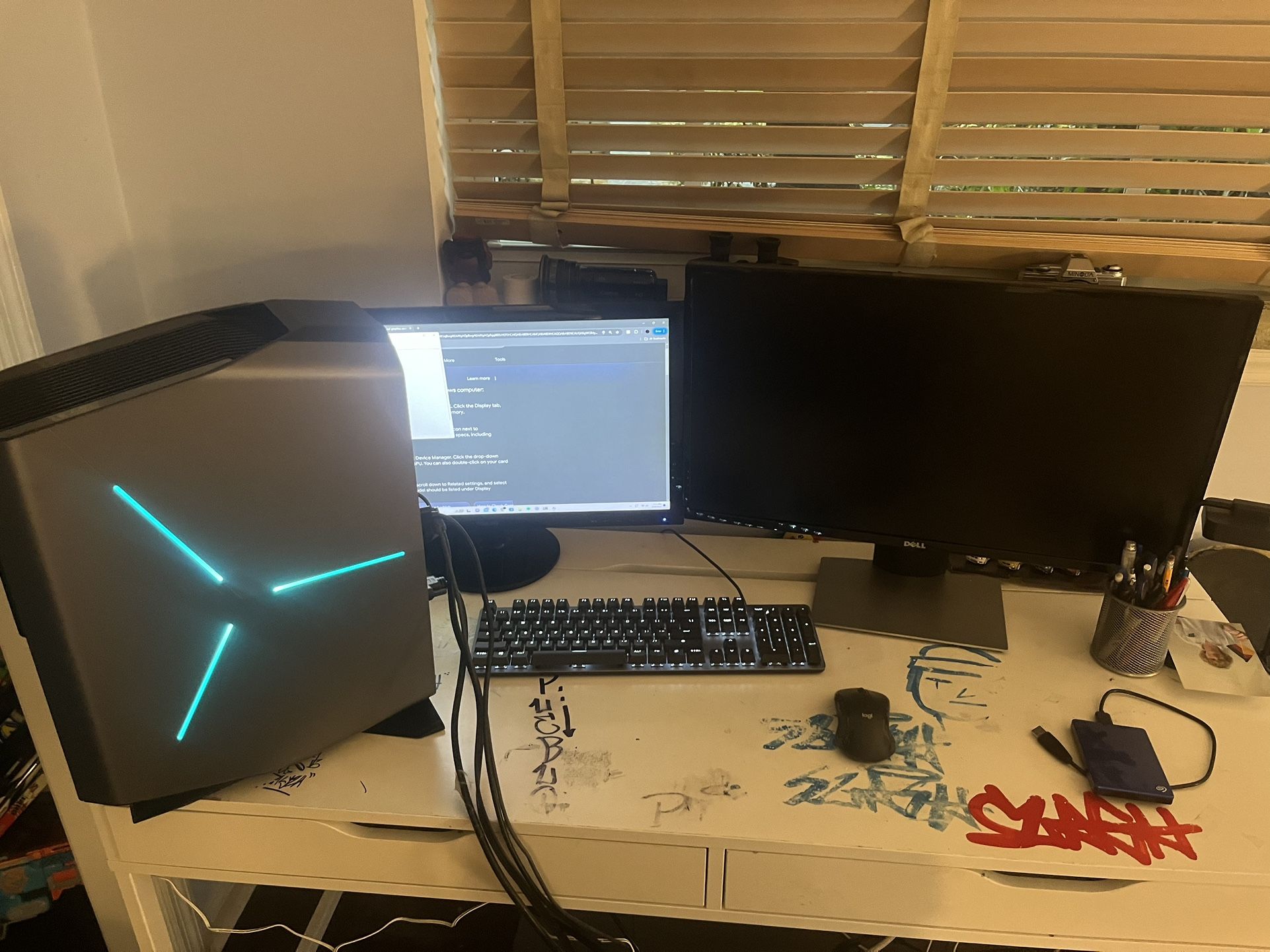 Complete Gaming Set Up With Alienware Aurora R 7 GTX 1080...