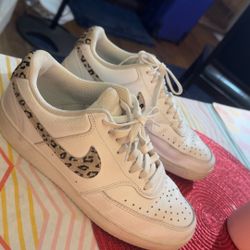 Size 9 Used Nike 