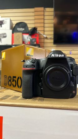 Nikon D850. Open box