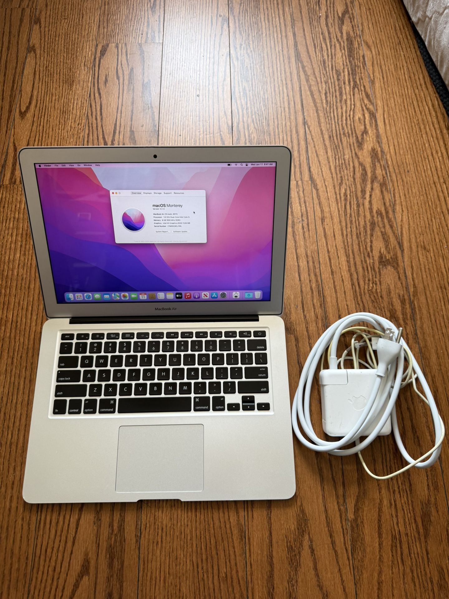 MacBook Air 13” 2017/8GB RAM/128GB SSD/Fully Functional/Excellent Battery