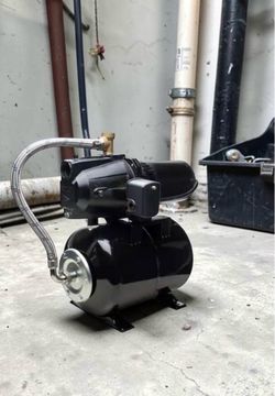 NEW Utilitech 1/2-HP 11-Gallon Cast iron Shallow well jet pump - NEW-NEVER USED