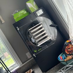Harvest Right (med) Freeze Dryer
