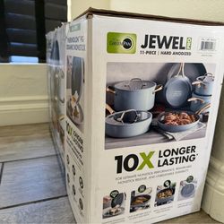 ✨ Brand New GreenPan Jewel Pro 11-Piece Cookware Set ✨  Upgrade your kitchen with this high-quality GreenPan Jewel Pro 11-piece cookware set! Still in