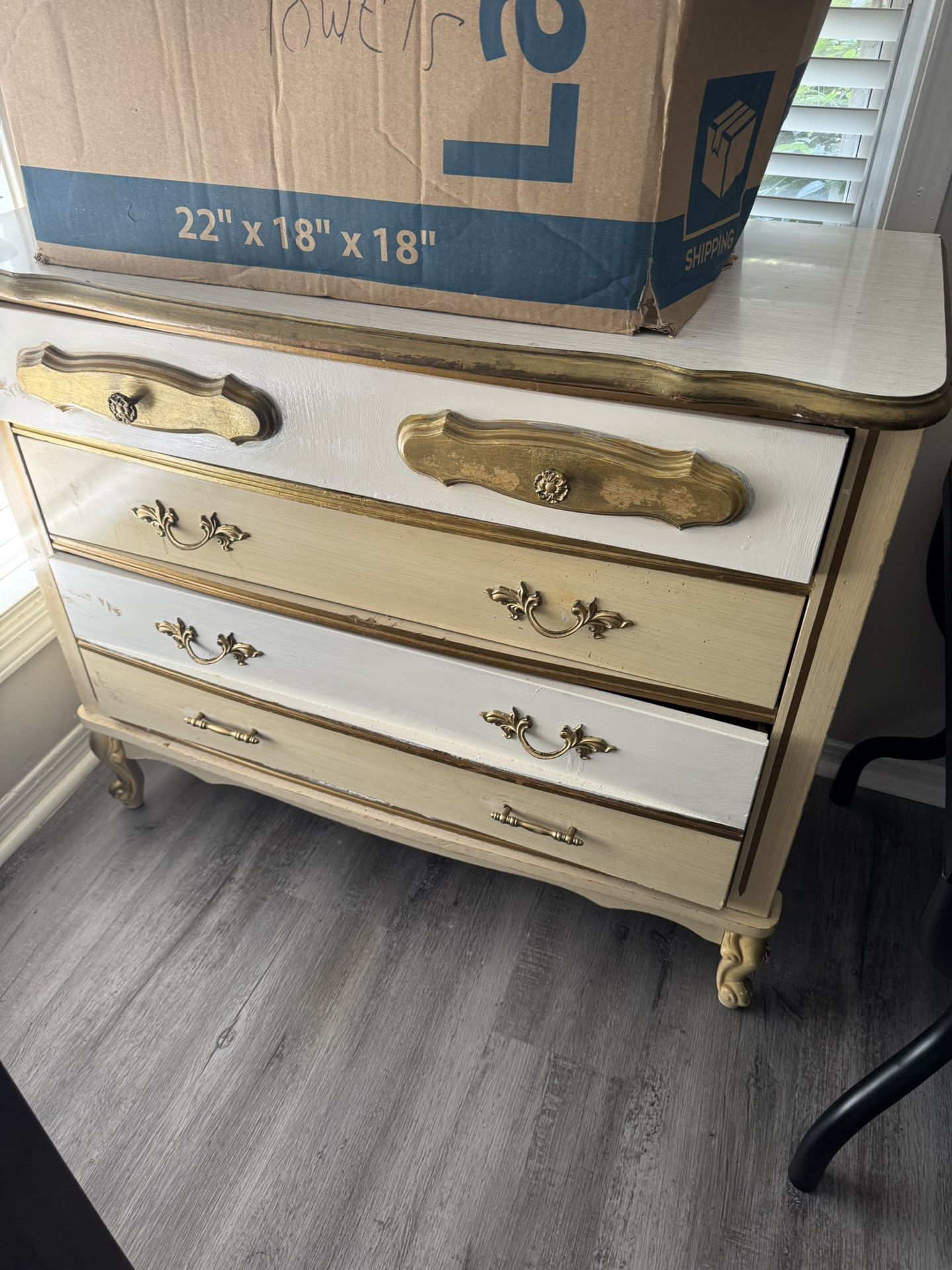 Dresser
