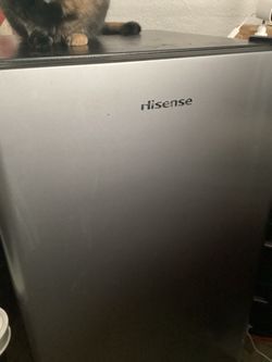 Hisense mini refrigerator