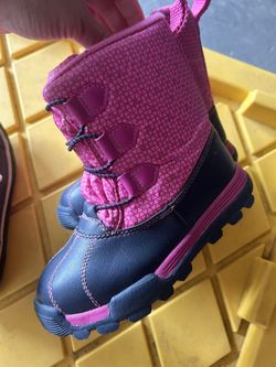 OshKosh B'Gosh Boots Size 11