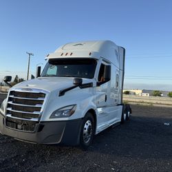 Freightliner Cascadia Sleeper 2022