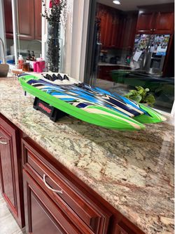 DCB M41 TRAXXAS RC Boat 40in