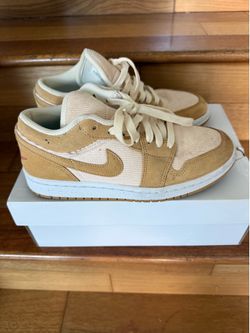 Nike Jordan 1 Low Women’s Size 7