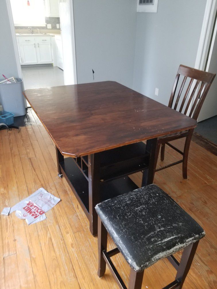 Kitchen table  With storage space 2 Chairs