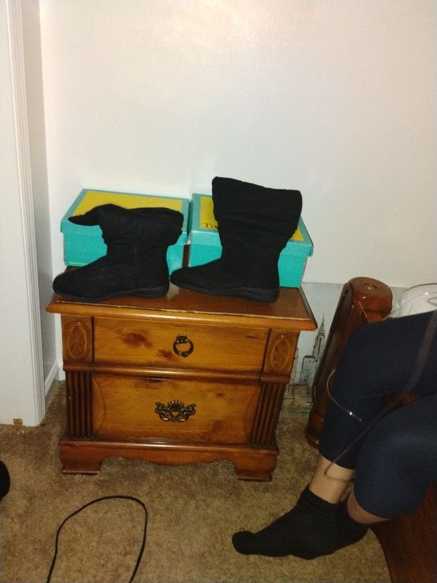 Black Shoes