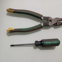 COMMERCAL ELECTRIC   9" MULTITOOL PLUS PHILLIPS SCREWDRIVER 