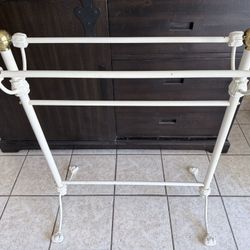 Metal Towel/ Blanket Rack 