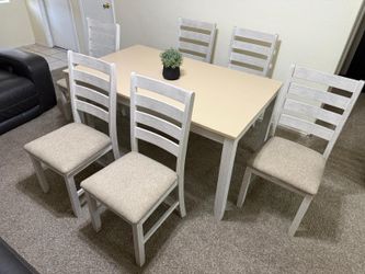 Free Delivery 🚚 Dining Table Set ✨